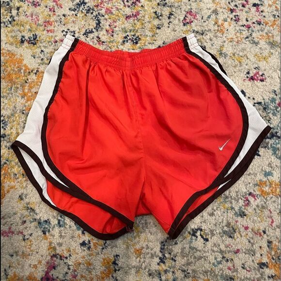Nike Pants - Nike shorts size S 